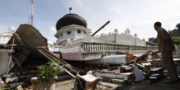 Aceh indonesia earthquake province indonesian mc2 awards sumatra putu rubble asia deadly strikes submissions entries closed rescue amongst army town