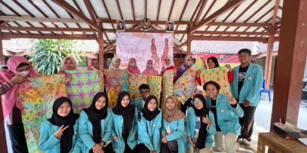 Mahasiswa KKN Mengadakan Workshop Membuat Batik Jumputan