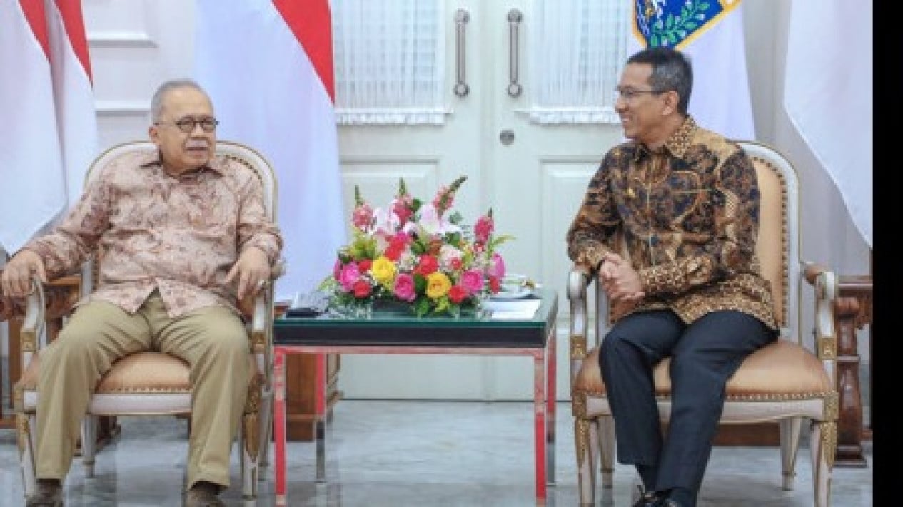 Fauzi gubernur bowo dki mantan perawatan jalani positif