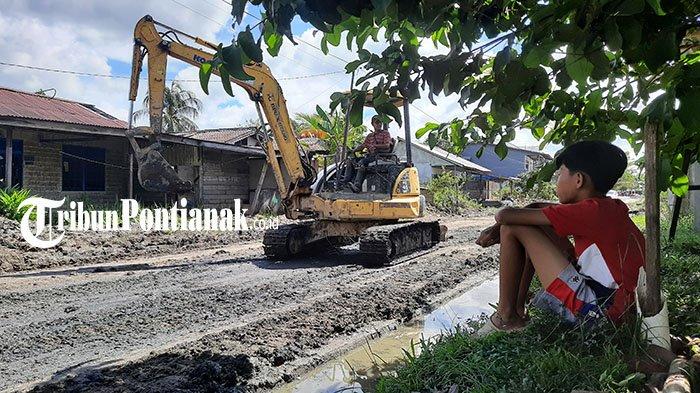 Kadis Pekerjaan Umum Sintang Sebut Infrastruktur Jalan dan