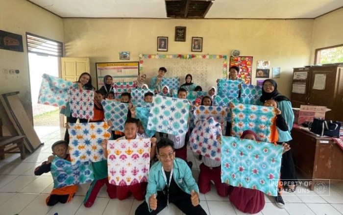 Mahasiswa KKN Mengadakan Workshop Membuat Batik Jumputan