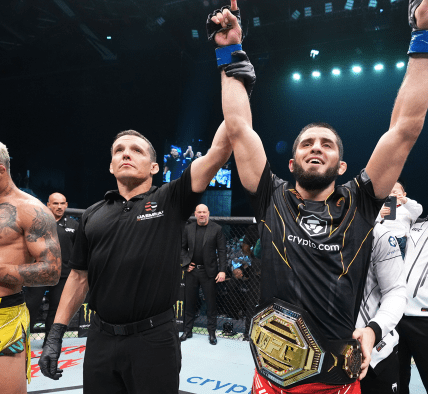 UFC 306 - Islam Makhachev Kasih Selamat ke Jagoan Baru Saat