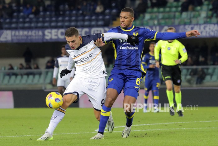 TIGATOGEL - Lecce vs Verona, Salentini Tekuk 9 Pemain Gialloblu