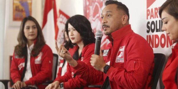 Tigatogel - Isyana Bagoes Oka, jurnalis yang aktif kampanyekan ASI jadi