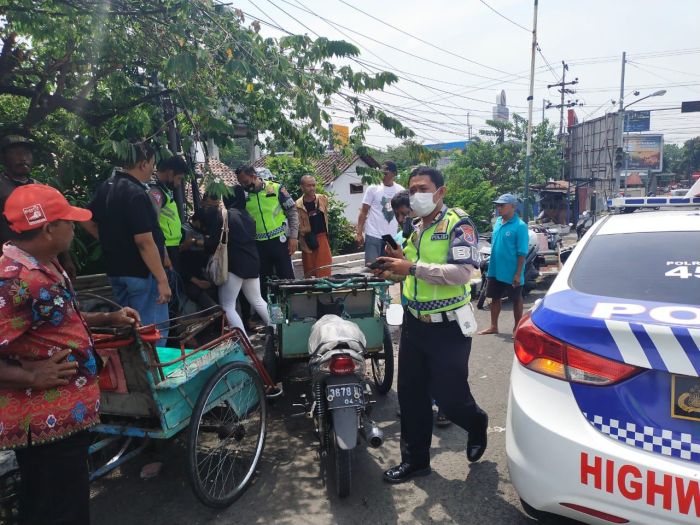 Ratusan Warga Desa Krecek Badas Kediri Alami Keracunan, Polisi