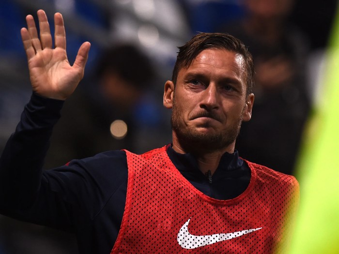 TIGATOGEL - Francesco Totti comeback dari pensiun sepak bola