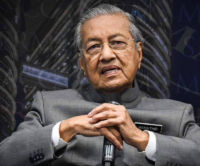 Pasang Surut Kondisi Kesehatan Mahathir Mohamad Beberapa