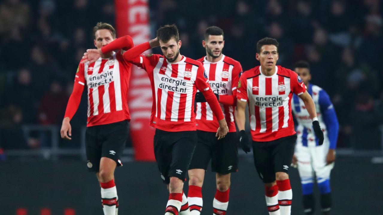 Psv eindhoven manchester champions league players uefa united ronaldo clubs down go moreno hector goal celebrate match against during group