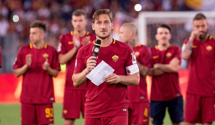 TIGATOGEL - Totti pertimbangkan comeback sepak bola setelah pensiun