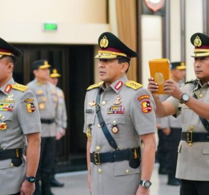 TIGATOGEL - Komjen Ahmad Dofiri: Jabatan dan Prestasi